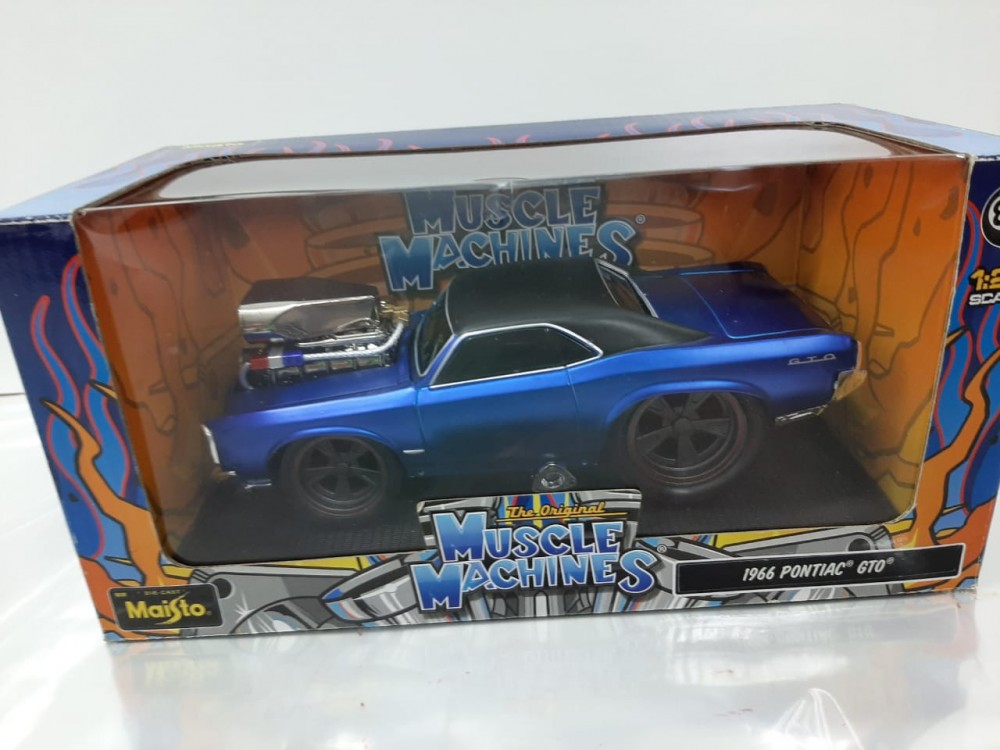 Muscle Machines car WeDeliverGifts
